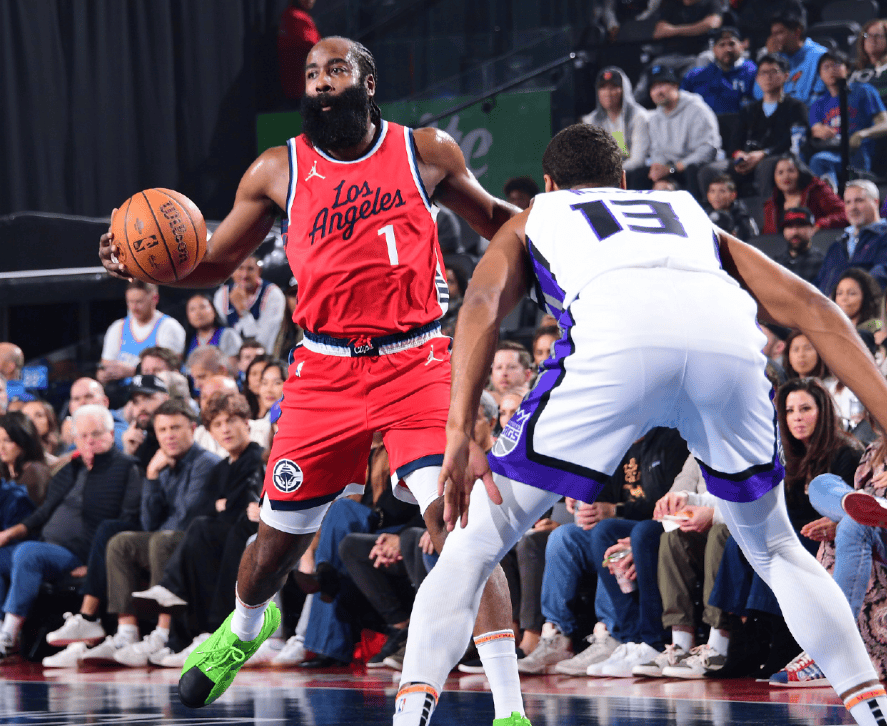 爱游戏官网-穆雷新星重返赛场表现突出，日本队前途光明！比赛高潮迭起(穆雷冠军)