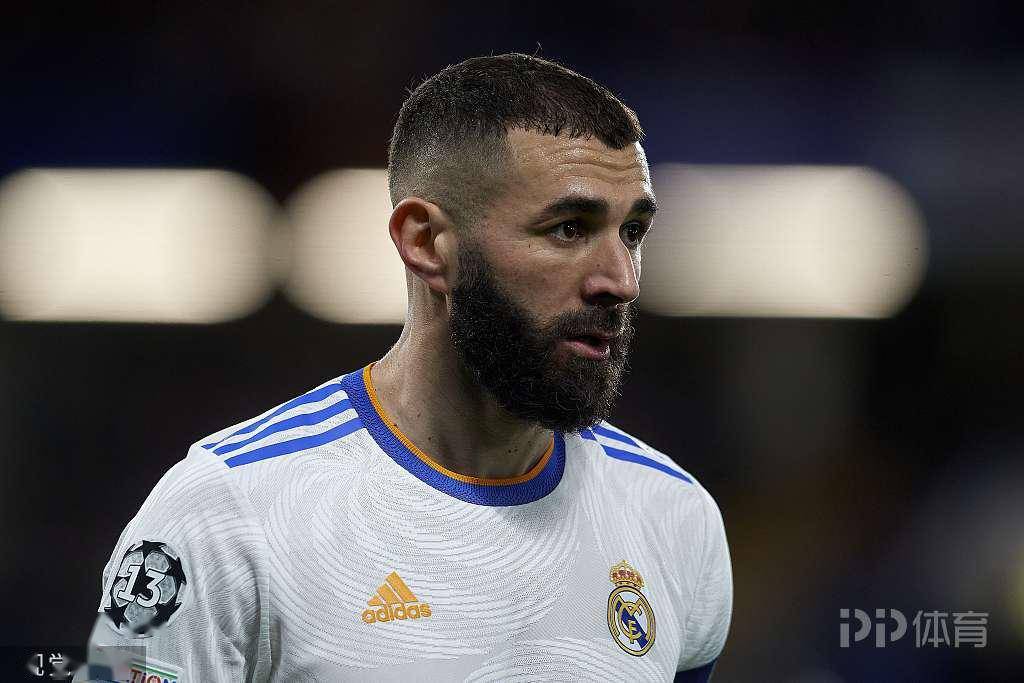 包含今晨布鲁克林篮网调整名单以备欧冠转折点印第安纳步行者完成体检，现场解说直呼：德罗巴爆冷击败独行侠的词条